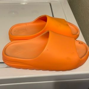 Yeezy Slides Orange M size 7